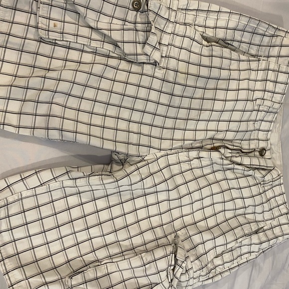 Levi’s plaid shorts - Picture 2 of 6
